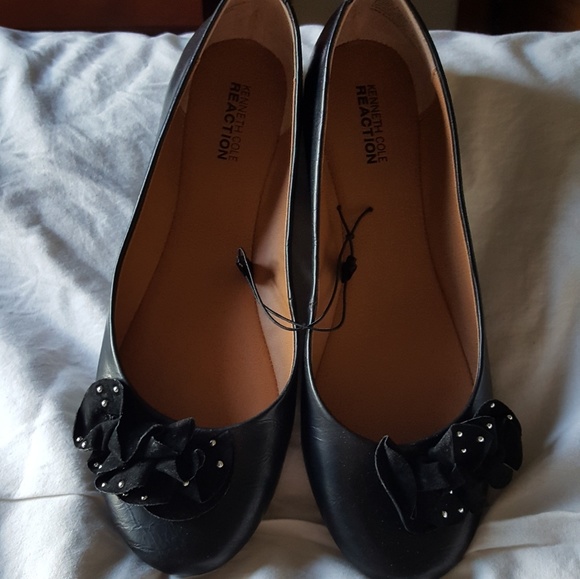 Kenneth Cole Reaction Ballet Flat Shoes 